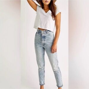 Free People We the Free Zuri High Rise Mom Ankle Jean Size: 28 No Stretch